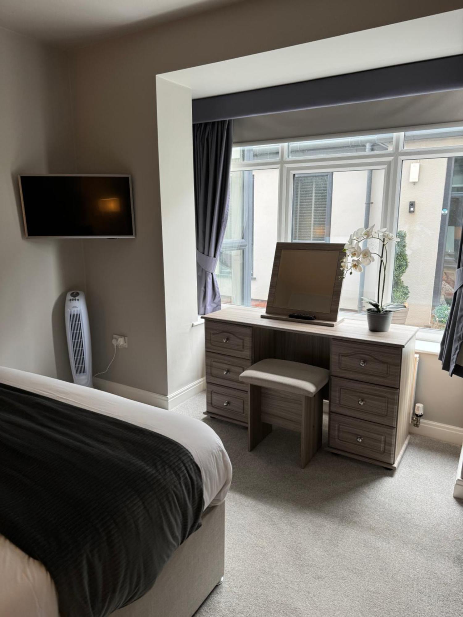 Beach House Apartment On Ground Floor With Sea View - Pet Friendly Cleveleys Zewnętrze zdjęcie