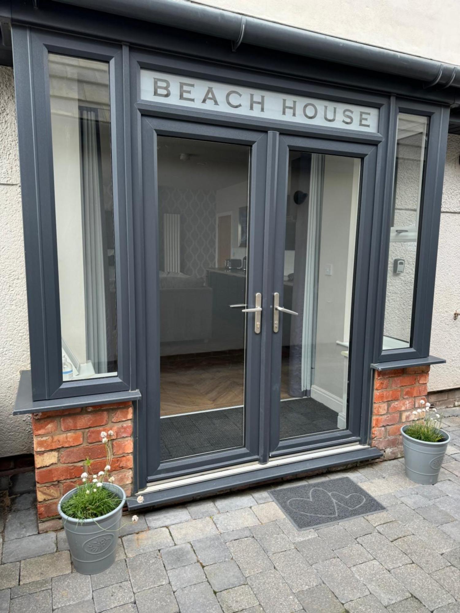 Beach House Apartment On Ground Floor With Sea View - Pet Friendly Cleveleys Zewnętrze zdjęcie
