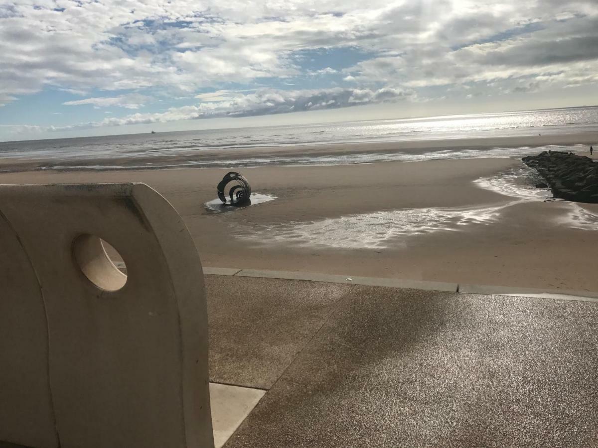 Beach House Apartment On Ground Floor With Sea View - Pet Friendly Cleveleys Zewnętrze zdjęcie